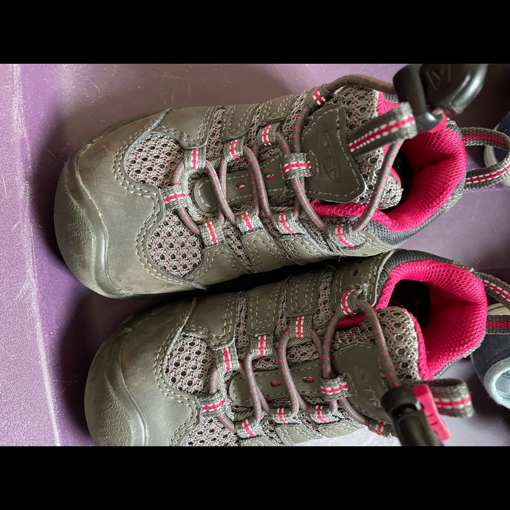 EUC size 8 toddler KEEN.